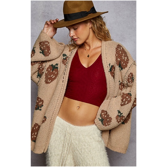POL Strawberry Print Open Front oversized Cardigan - Picture 3 of 10